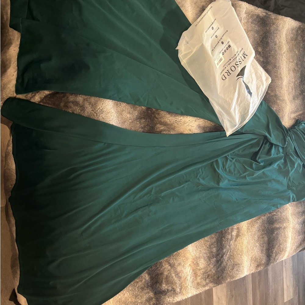 MISSORD Emerald Long Sleeve Dress